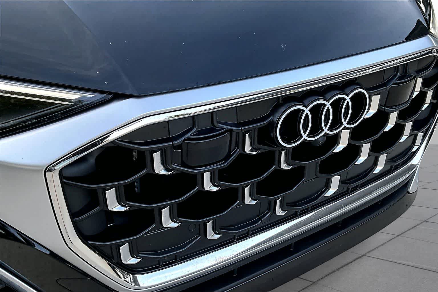 Used 2024 Audi SQ8 Premium Plus w/ S Sport Package AWD/4WD image 32
