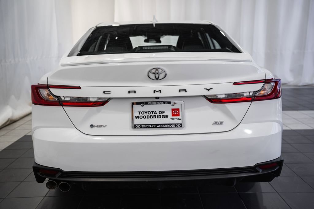 Used 2025 Toyota Camry SE FWD image 5