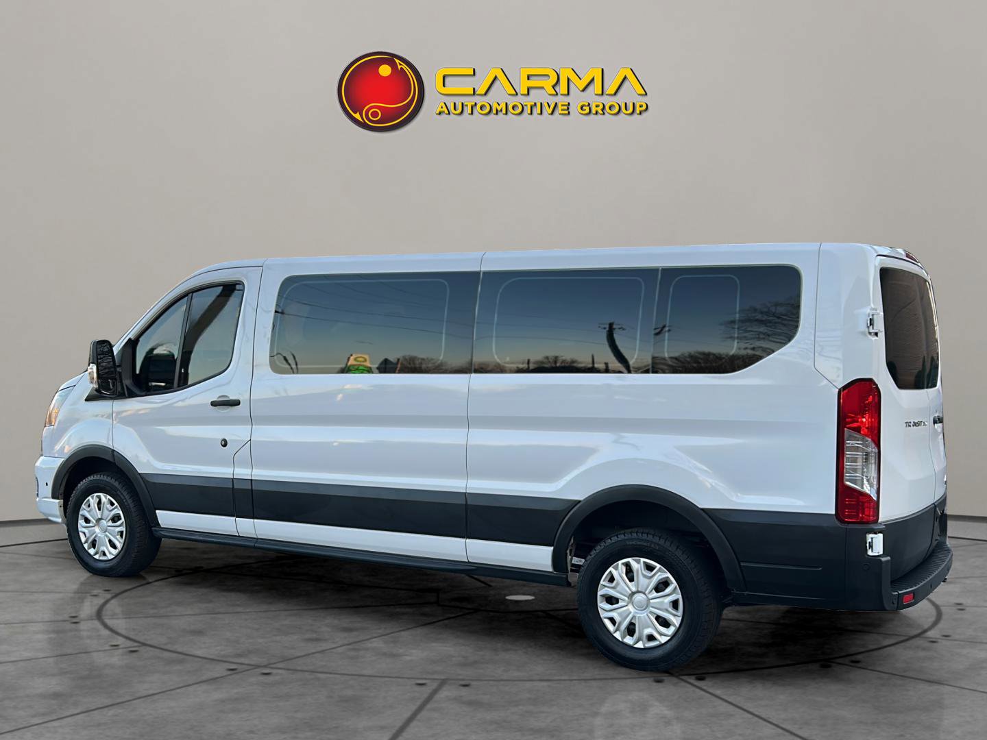 Used 2025 Ford Transit 350 XLT image 4