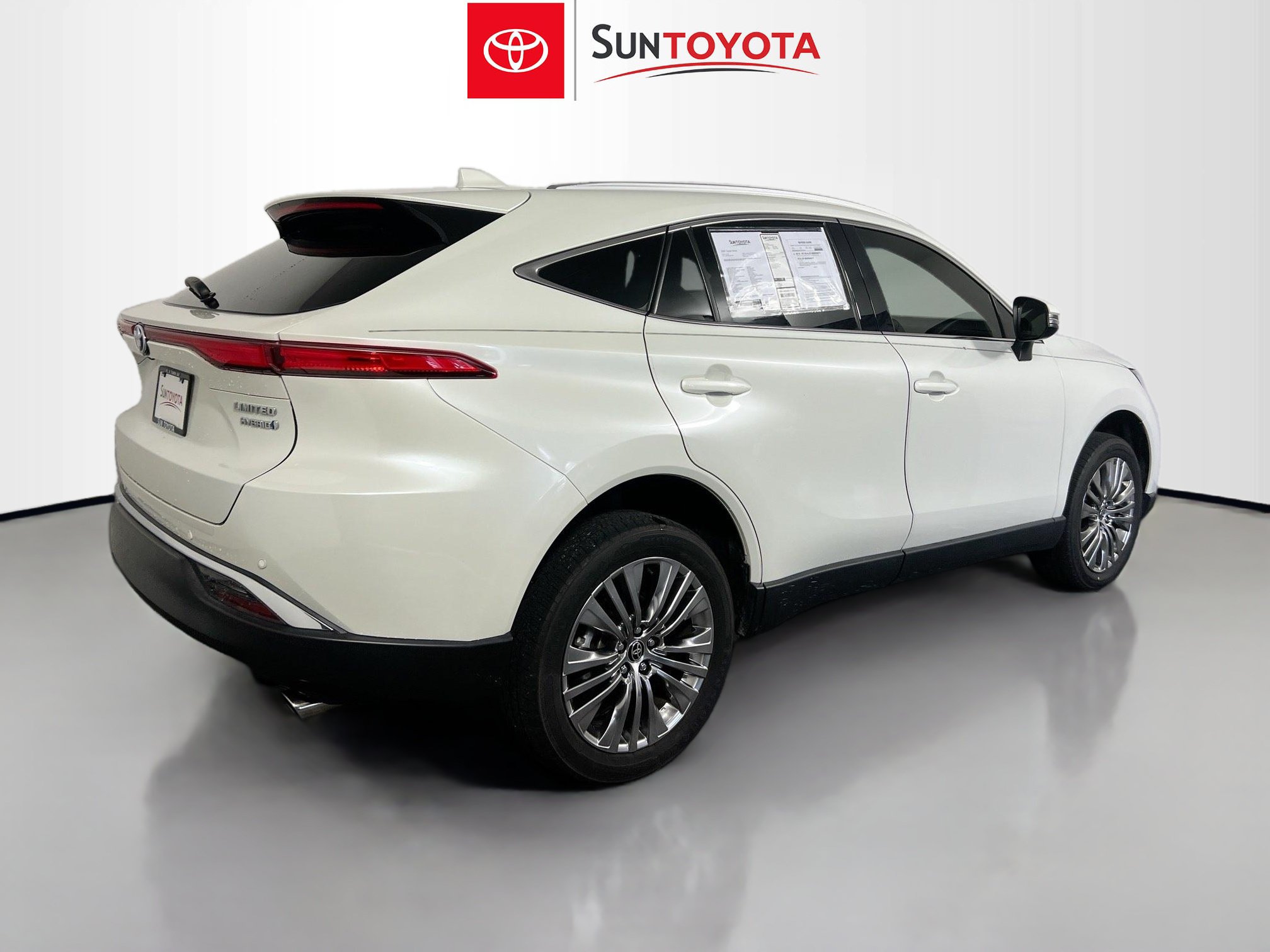 Used 2022 Toyota Venza Limited AWD/4WD image 4
