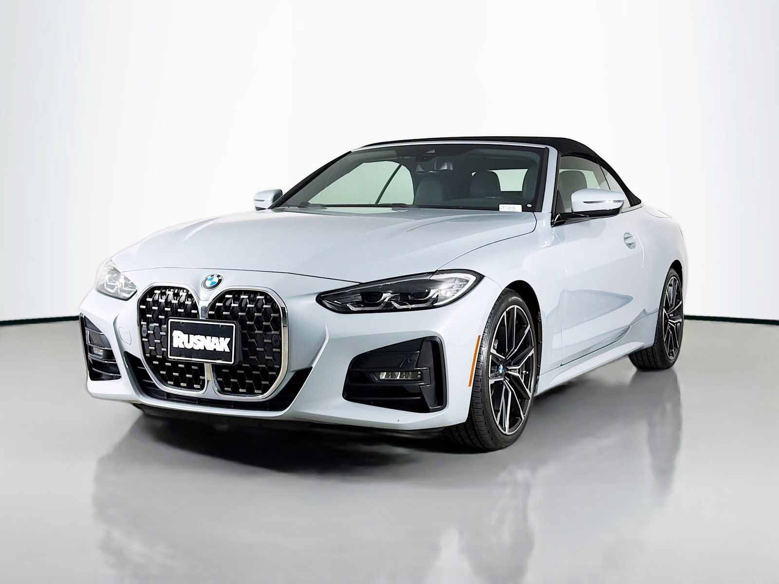 Certified 2023 BMW 430i Convertible w/ M Sport Package RWD image 3