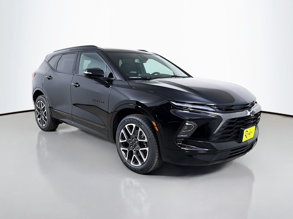 New 2026 Chevrolet Blazer RS w/ LPO, Floor Liner Package AWD/4WD image 3