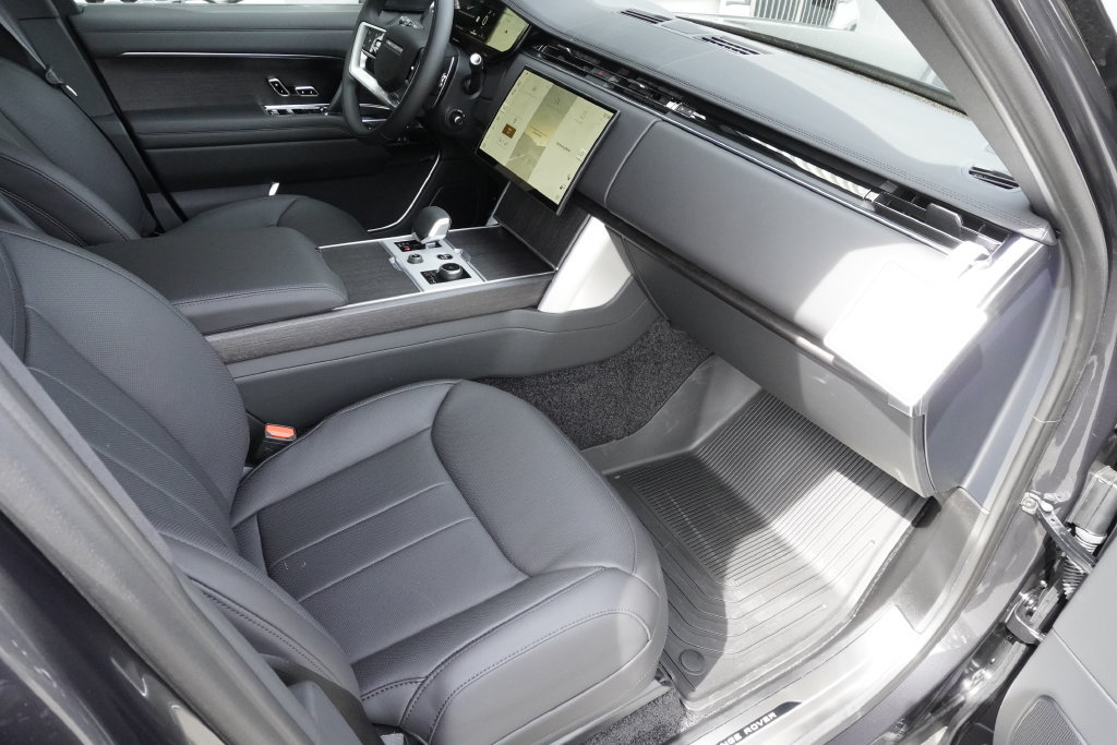 New 2027 Land Rover Range Rover Long Wheelbase SE AWD/4WD image 22
