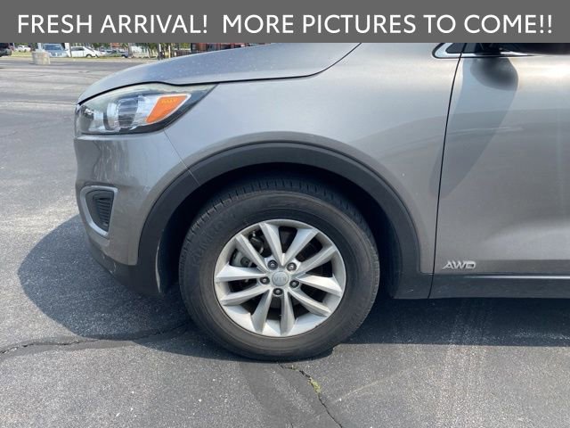 Used 2017 Kia Sorento AWD w/ LX Convenience Package image 7