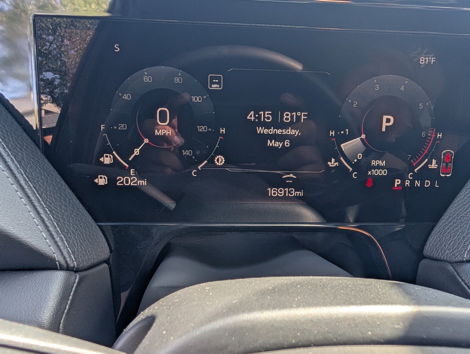 Used 2025 GMC Yukon XL Denali RWD image 25