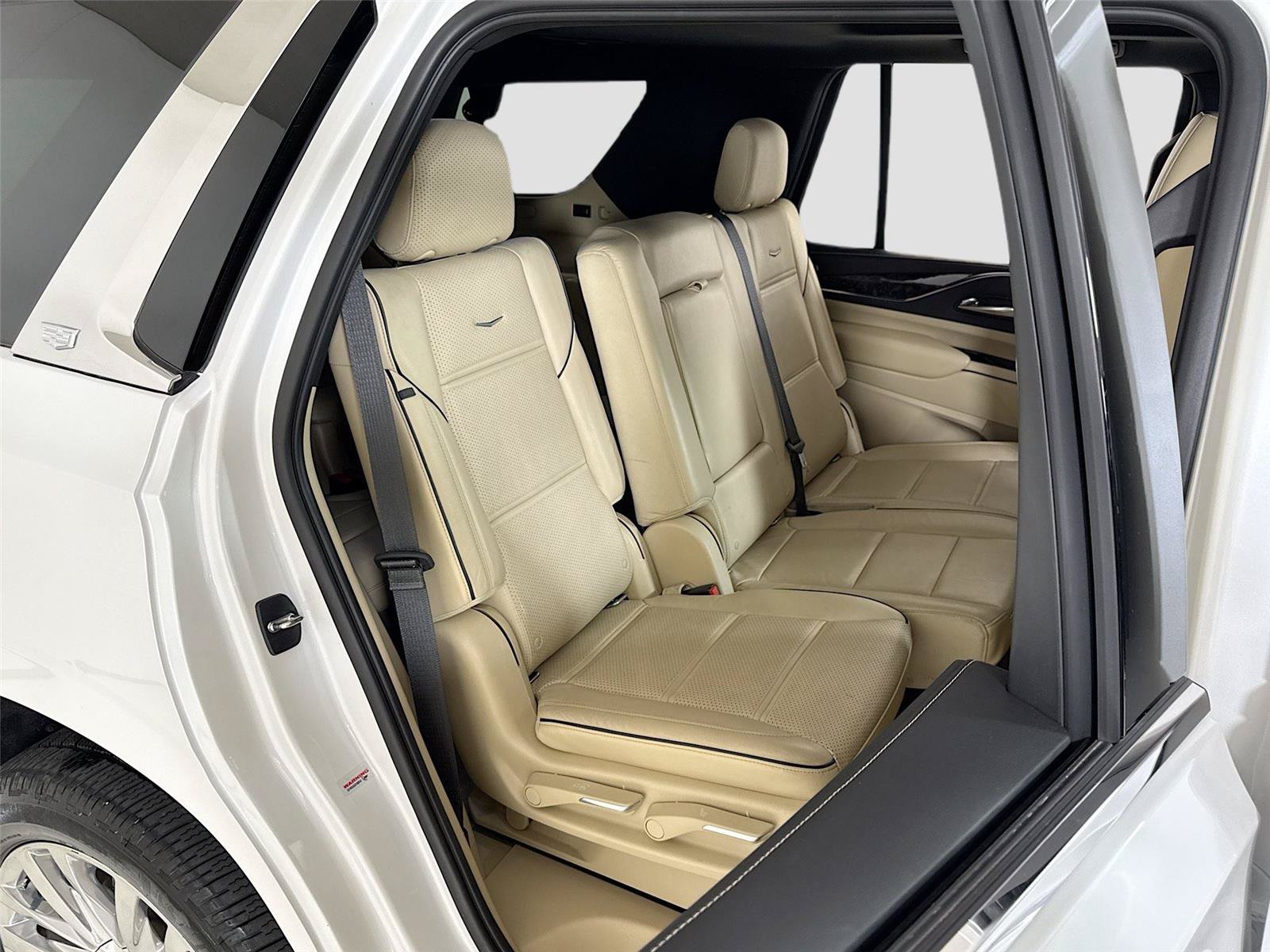 Used 2021 Cadillac Escalade Premium Luxury AWD/4WD image 32