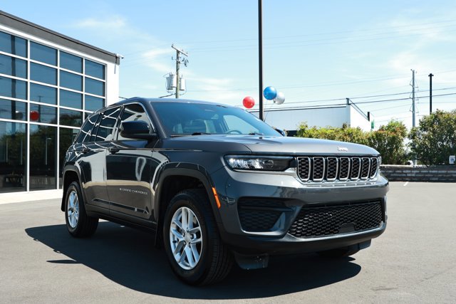 Certified 2024 Jeep Grand Cherokee Laredo X w/ Luxury Tech Group I RWD image 3
