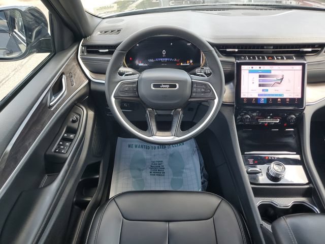 Certified 2025 Jeep Grand Cherokee L Limited w/ Black Appearance Package AWD/4WD image 21