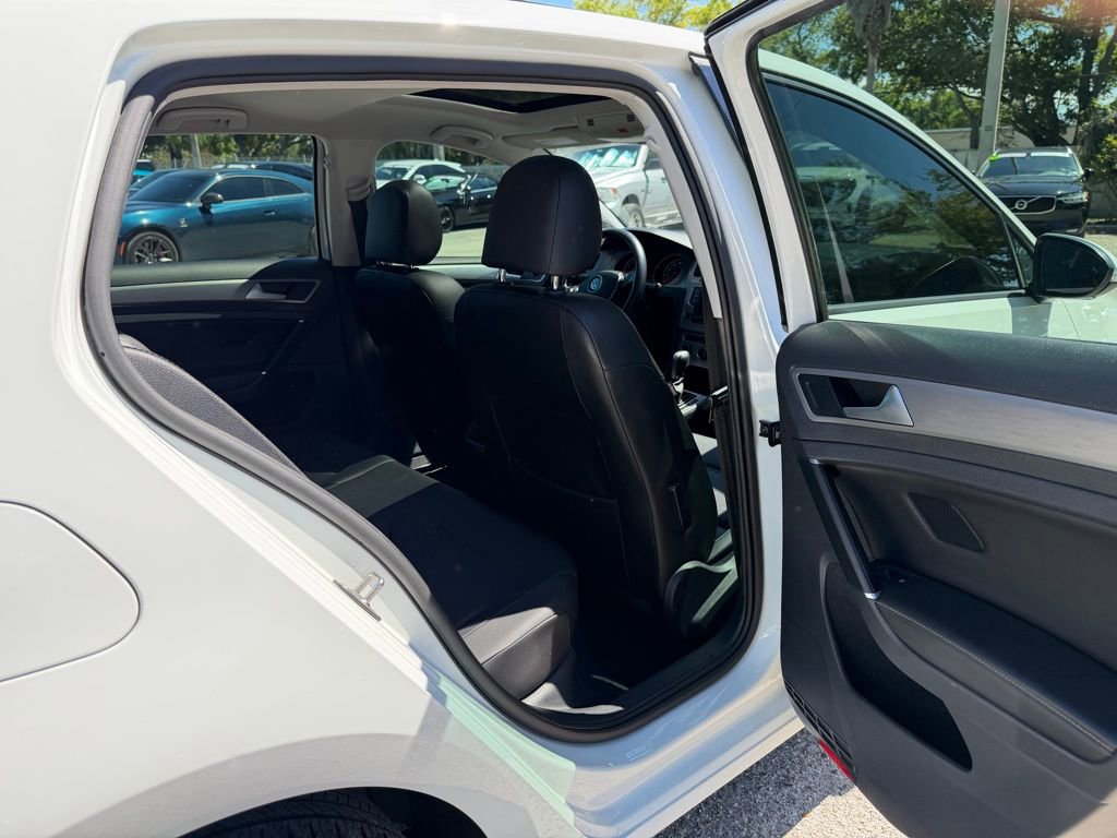 Used 2017 Volkswagen Golf S image 30