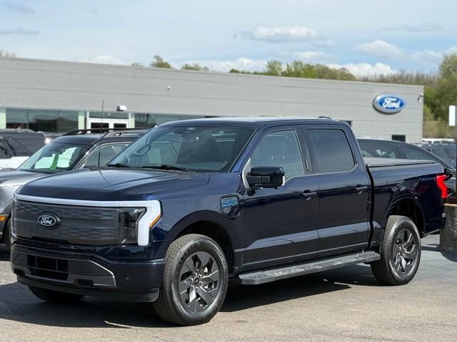 Used 2025 Ford F150 Lightning Lariat AWD/4WD image 34