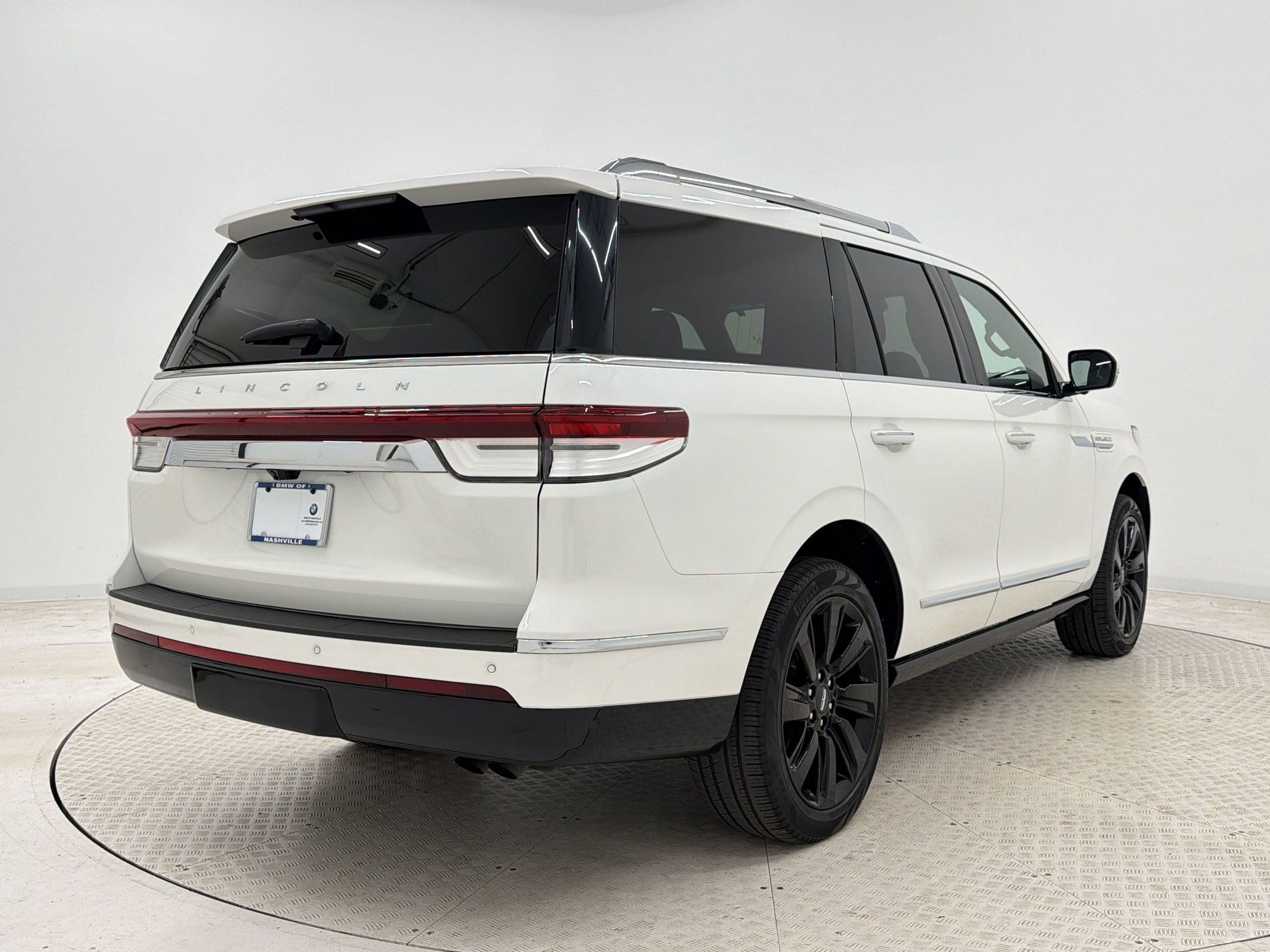 Used 2023 Lincoln Navigator Reserve AWD/4WD image 9