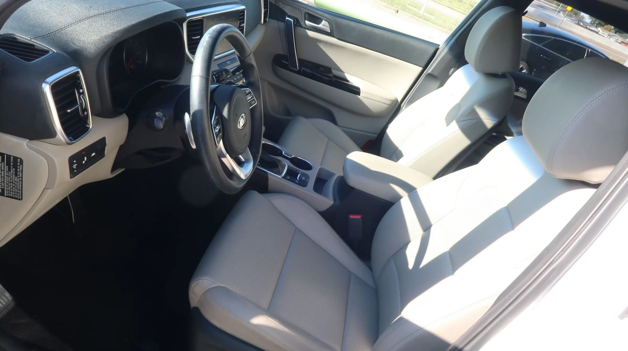 Used 2022 Kia Sportage Nightfall Edition w/ Nightfall Fwd Premium Package image 16