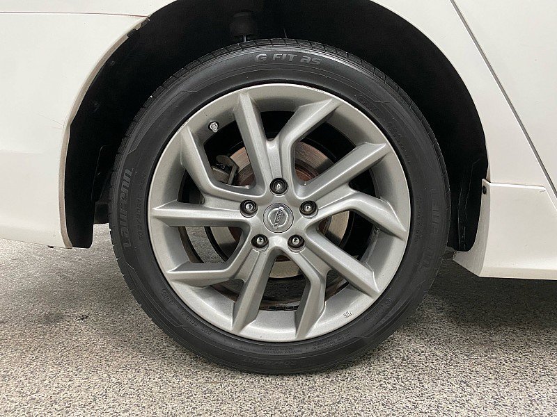 Used 2013 Nissan Sentra SR w/ Premium Pkg image 28