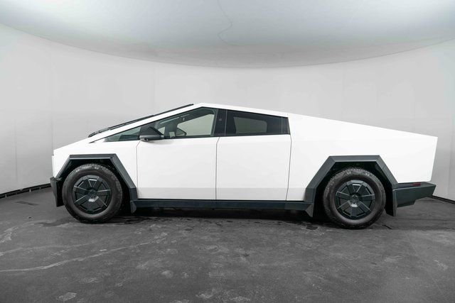 Used 2024 Tesla Cybertruck AWD Crew Cab image 5