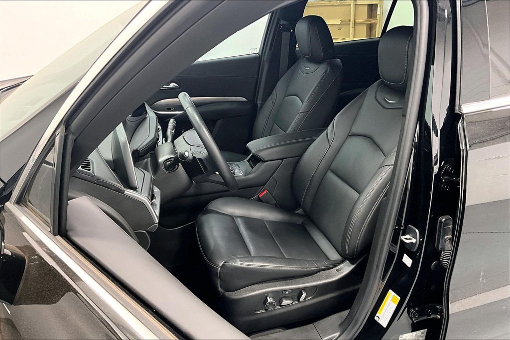 Used 2024 Cadillac XT4 Premium Luxury FWD image 31