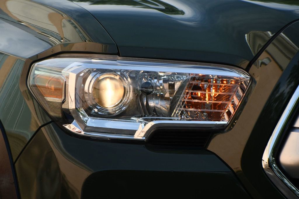 Used 2021 Toyota Tacoma SR5 w/ Trail Edition image 6