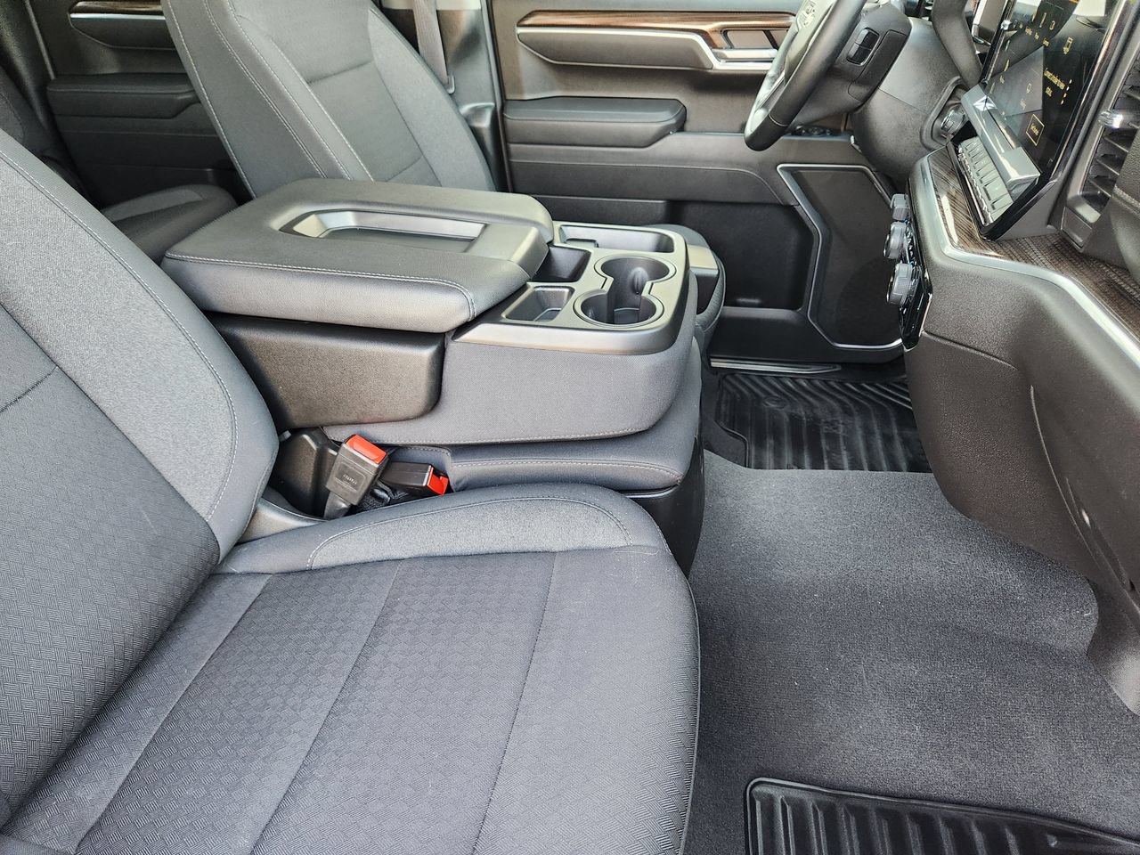 Used 2025 Chevrolet Silverado 1500 LT w/ Safety Package AWD/4WD image 13