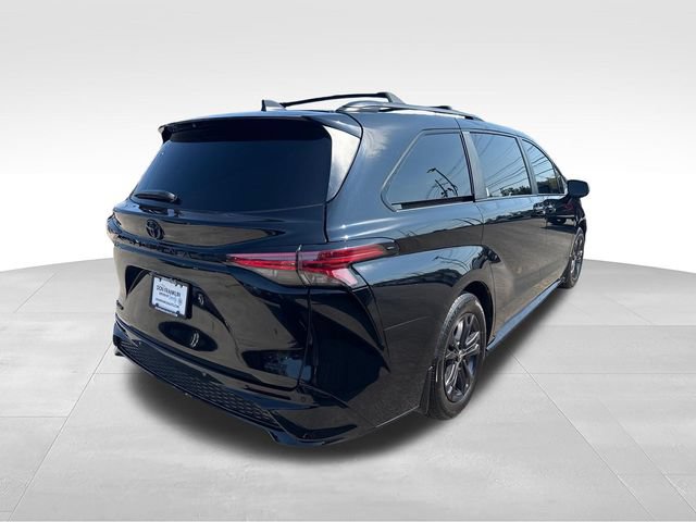 Used 2025 Toyota Sienna XSE w/ XSE Plus Package AWD/4WD image 5