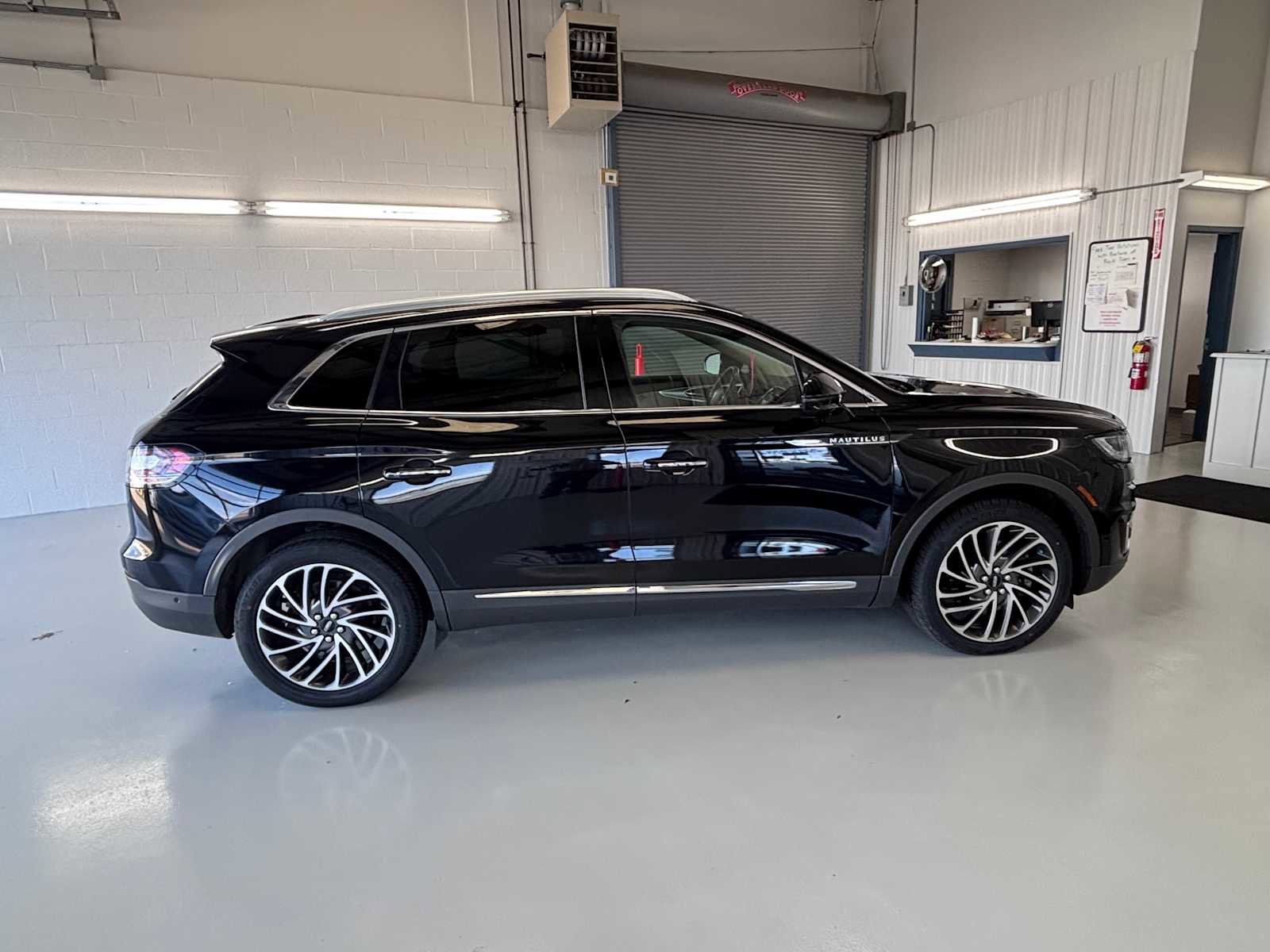 Used 2019 Lincoln Nautilus Reserve AWD/4WD image 7
