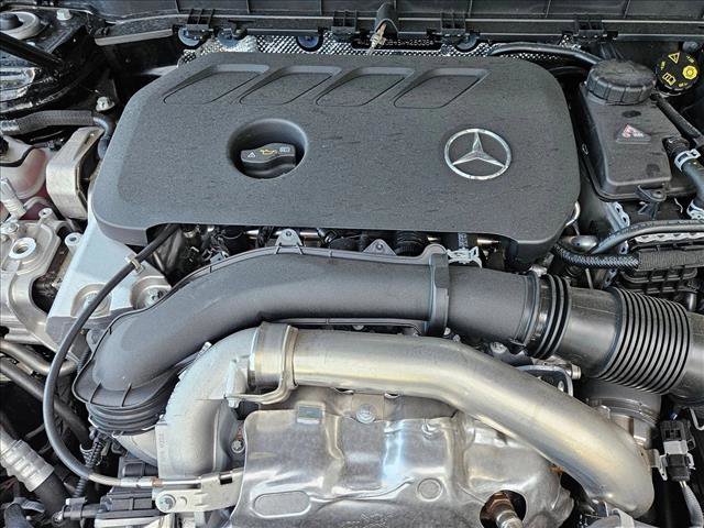 Used 2025 Mercedes-Benz GLB 250 image 14