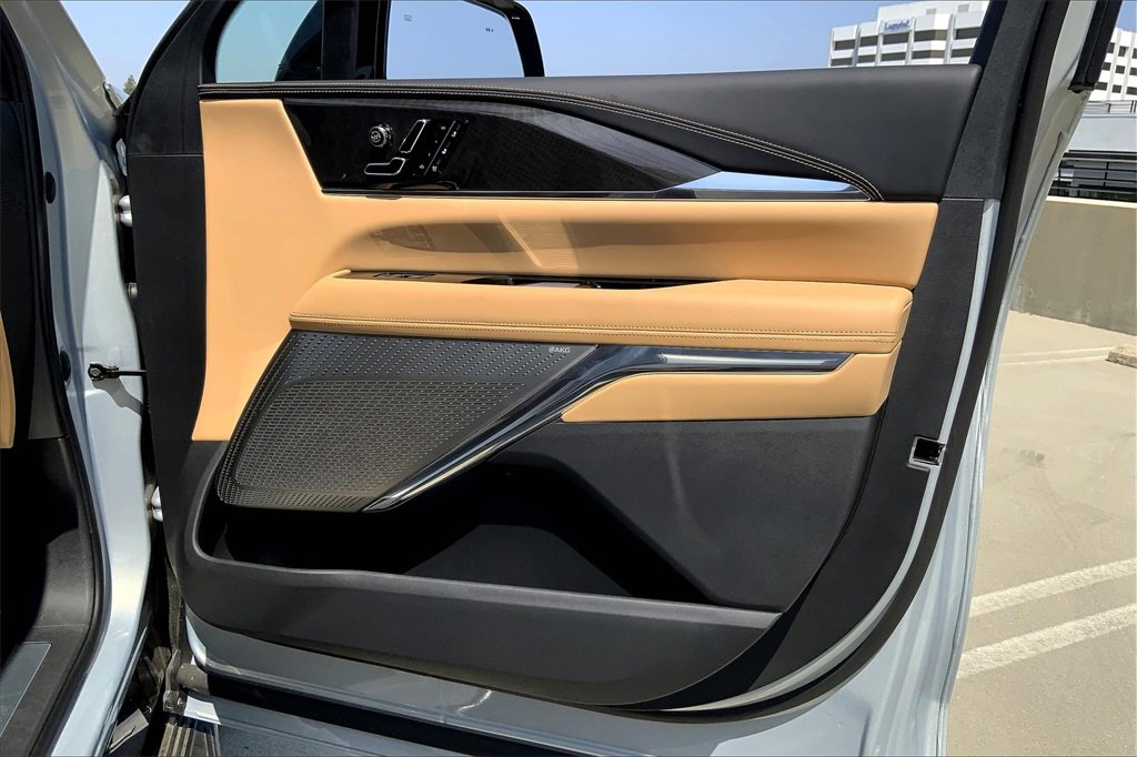 New 2025 Cadillac Escalade IQ Luxury 2 image 35