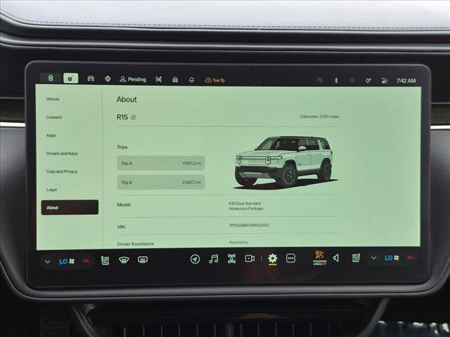 Used 2025 Rivian R1S Adventure AWD/4WD image 12