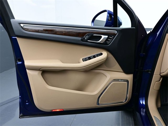 Certified 2023 Porsche Macan S image 7