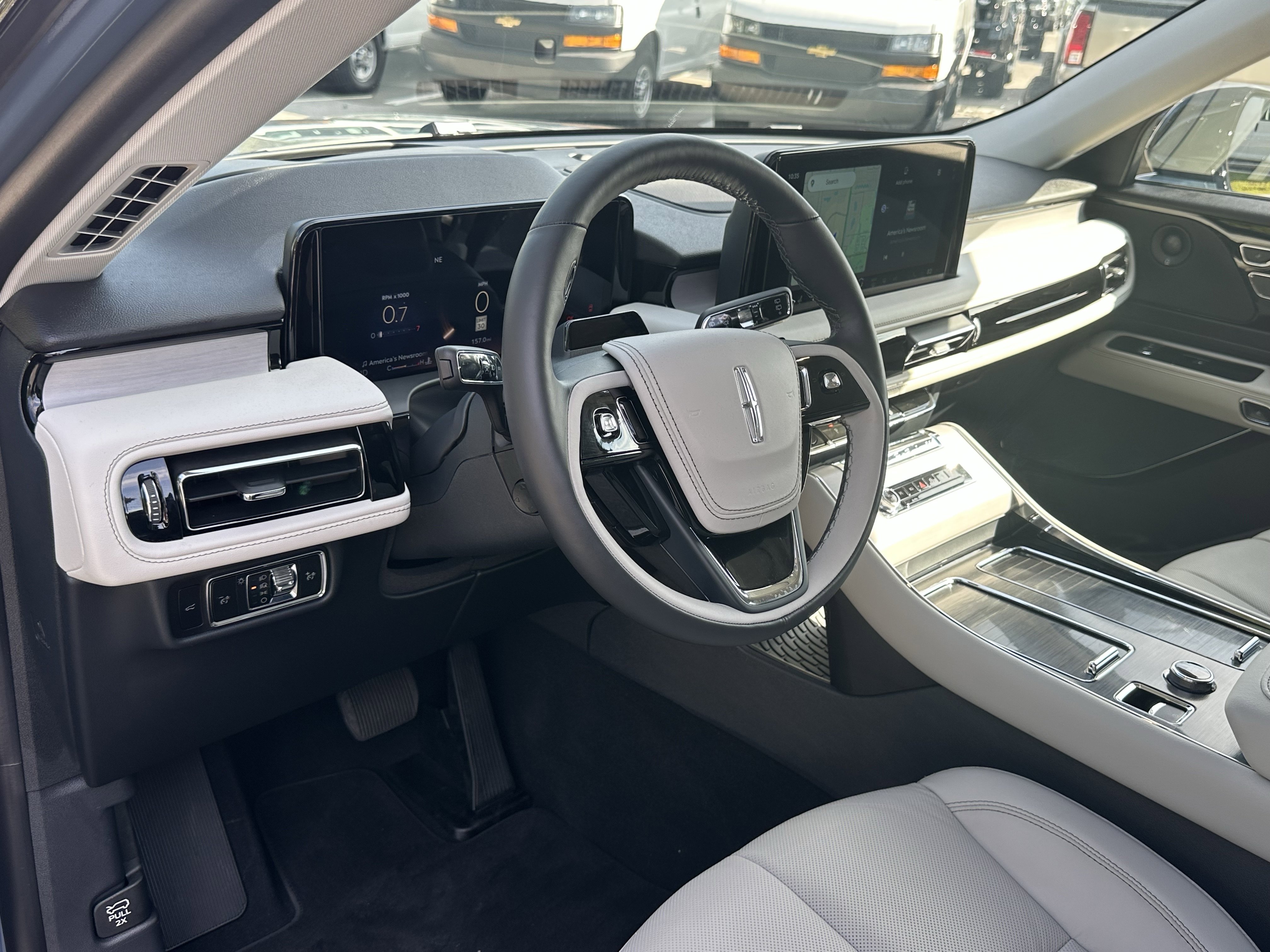 Used 2025 Lincoln Aviator Reserve image 17