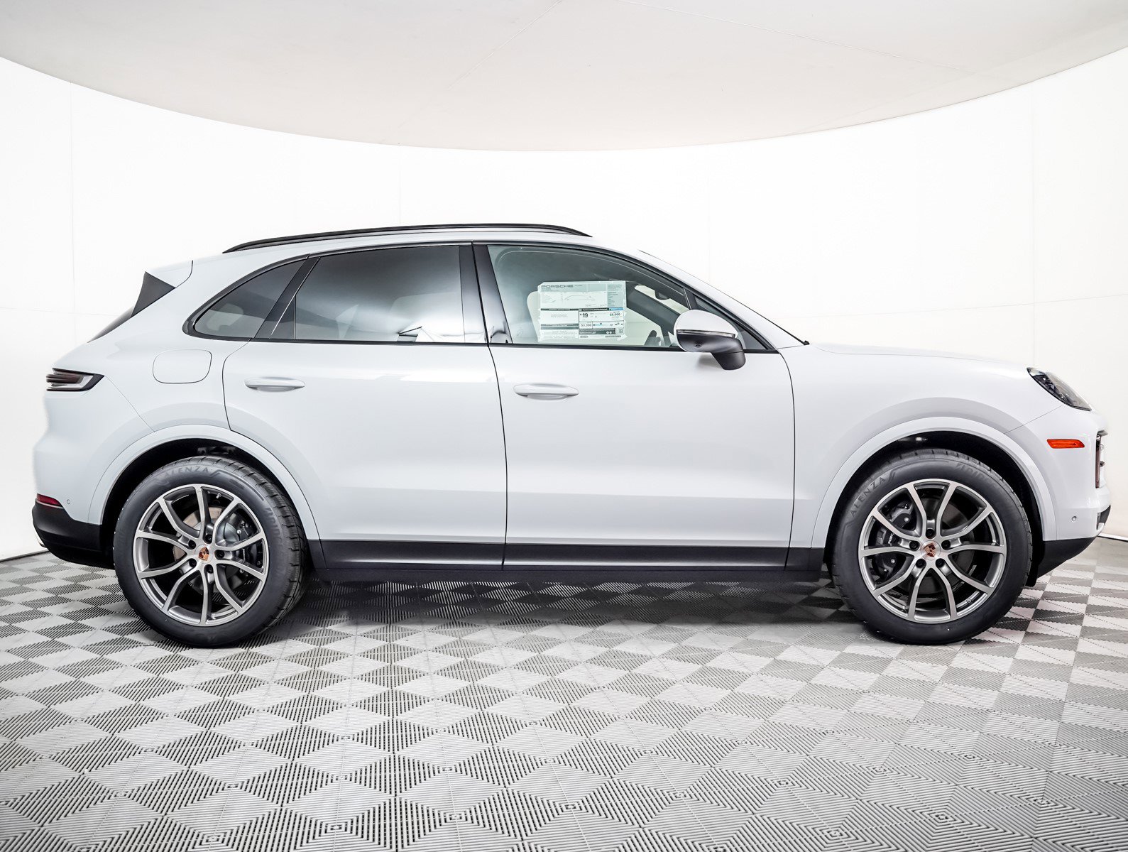 New 2026 Porsche Cayenne image 9