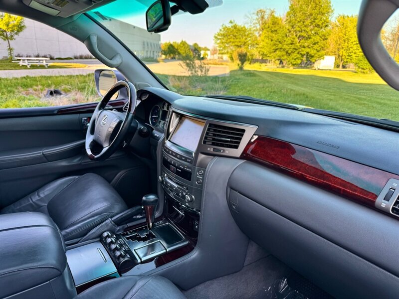 Used 2010 Lexus LX 570 4WD image 18