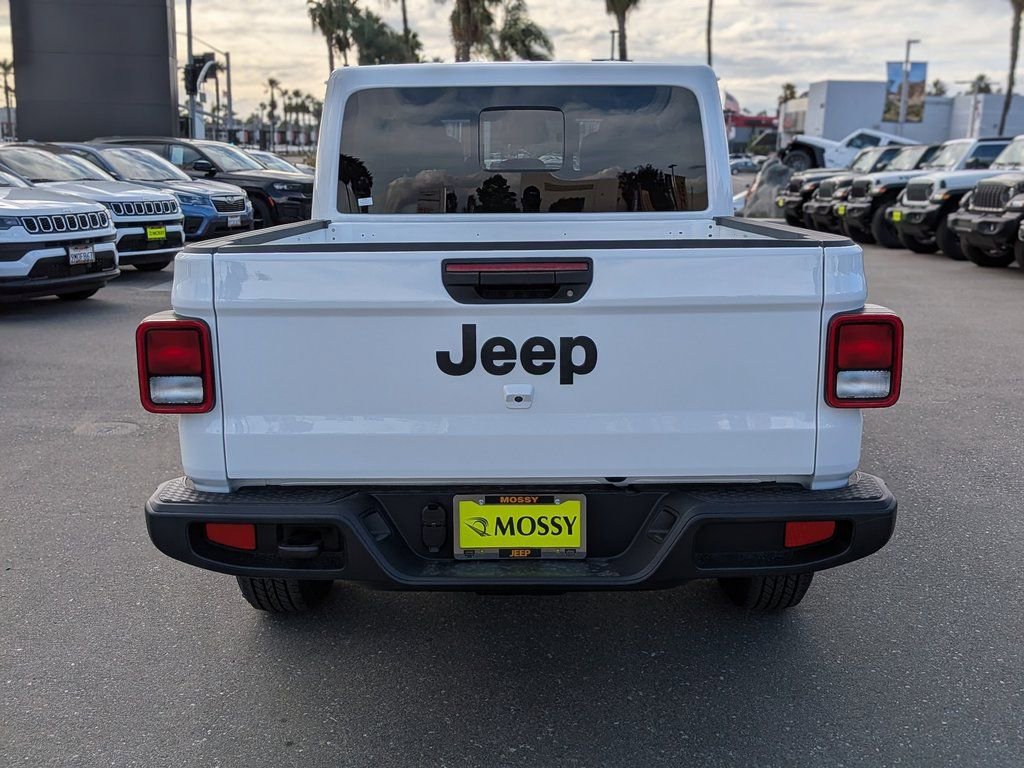 New 2026 Jeep Gladiator Sport AWD/4WD image 6