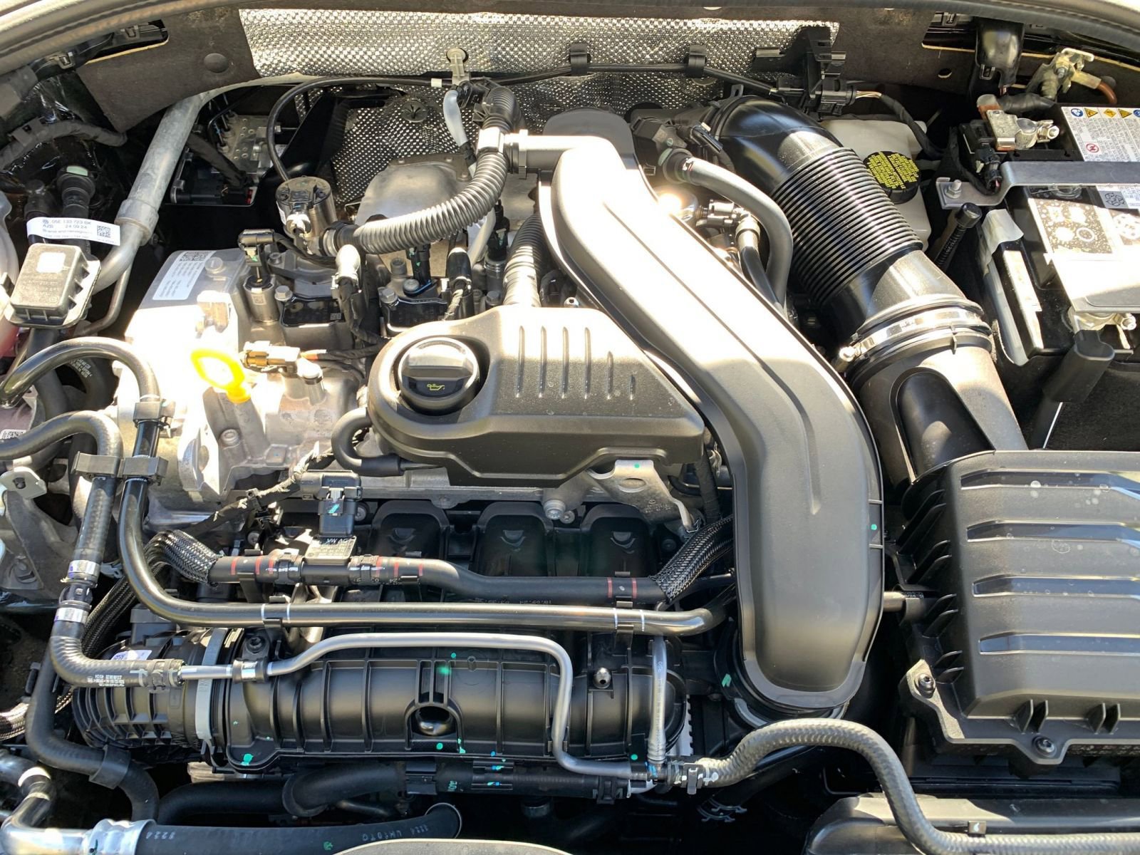 Used 2025 Volkswagen Jetta SE image 31