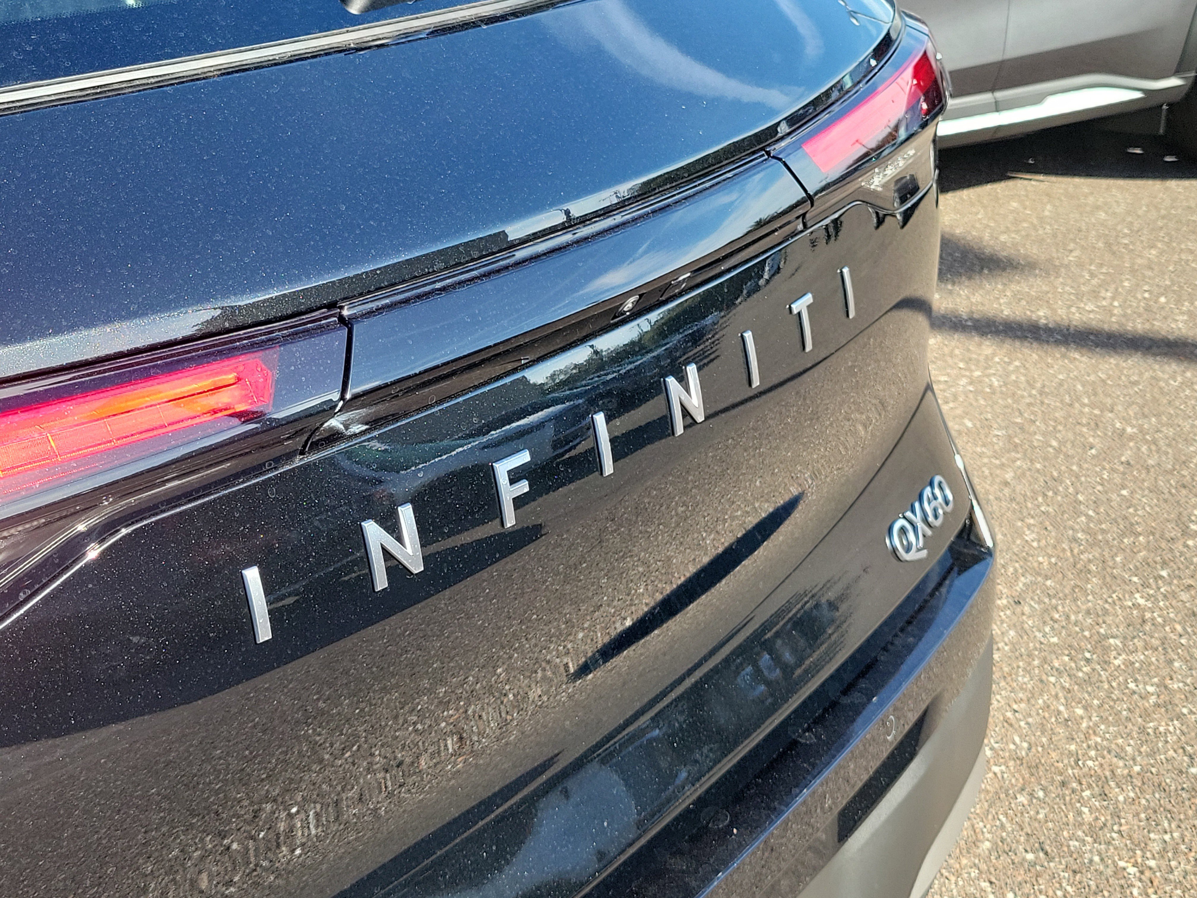 New 2026 INFINITI QX60 Luxe w/ Family Package image 6