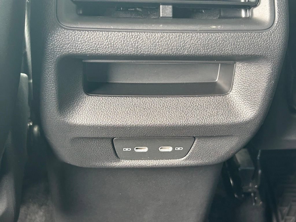 Used 2025 Volkswagen Tiguan SE FWD image 44
