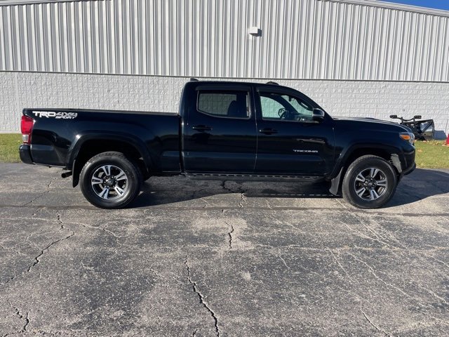 Used 2017 Toyota Tacoma TRD Sport image 17