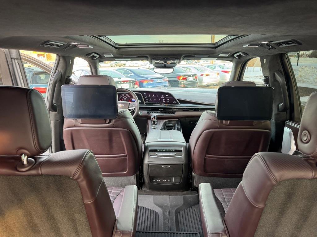 Used 2024 Cadillac Escalade V w/ LPO, ONYX Package image 27