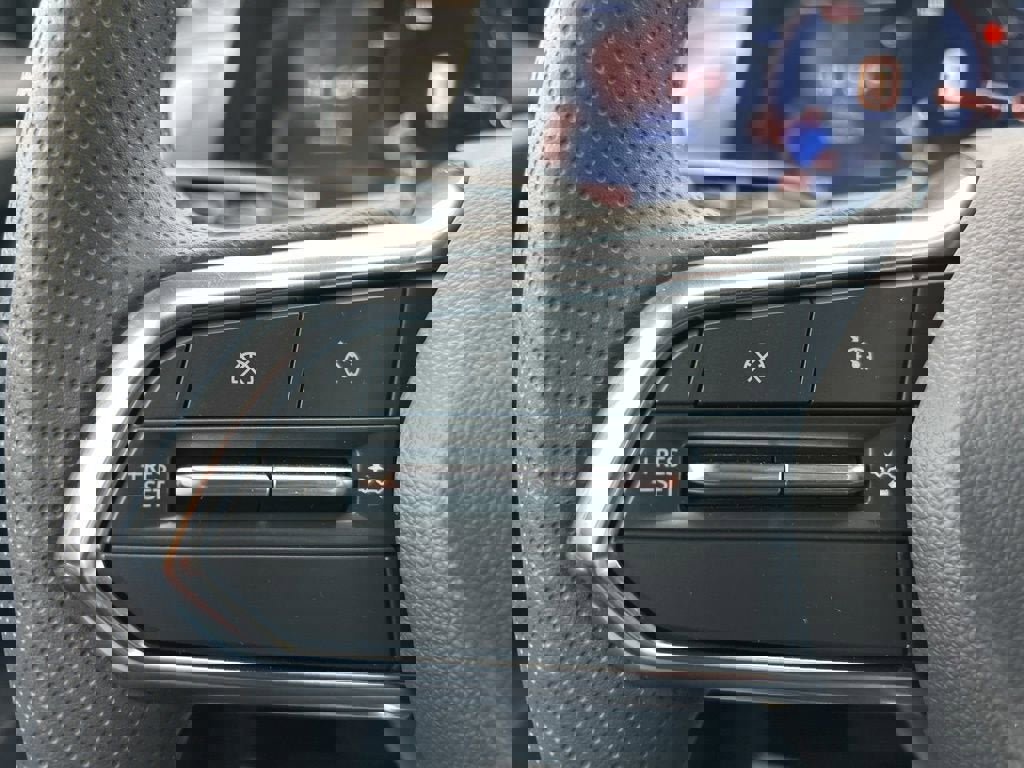 New 2026 Chevrolet Equinox EV LT image 18