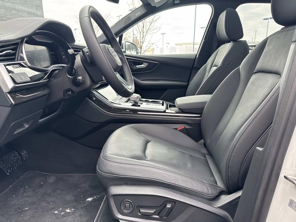 Used 2025 Audi Q7 3.0T Premium Plus image 18