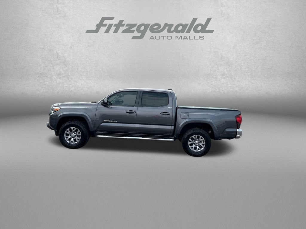 Used 2018 Toyota Tacoma SR5 RWD image 4