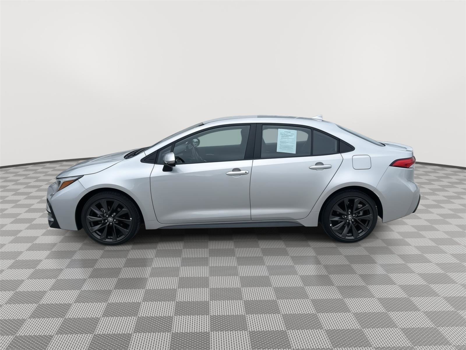 Used 2024 Toyota Corolla SE FWD image 5