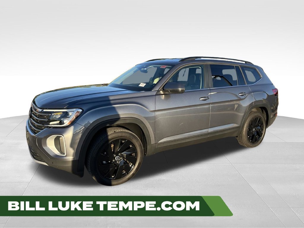 Used 2024 Volkswagen Atlas SE w/ Black Wheel Package