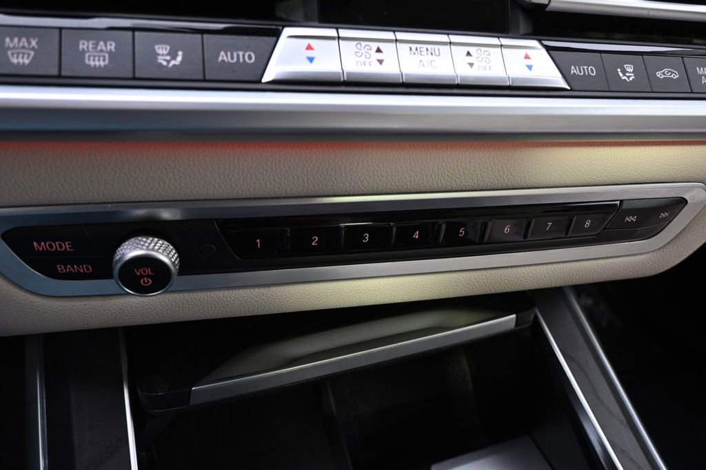 Used 2021 BMW X7 xDrive40i w/ Premium Package image 34