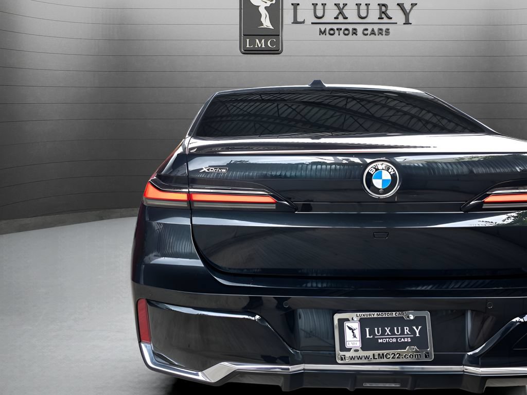 Used 2024 BMW 740i xDrive w/ Premium Package AWD/4WD image 18
