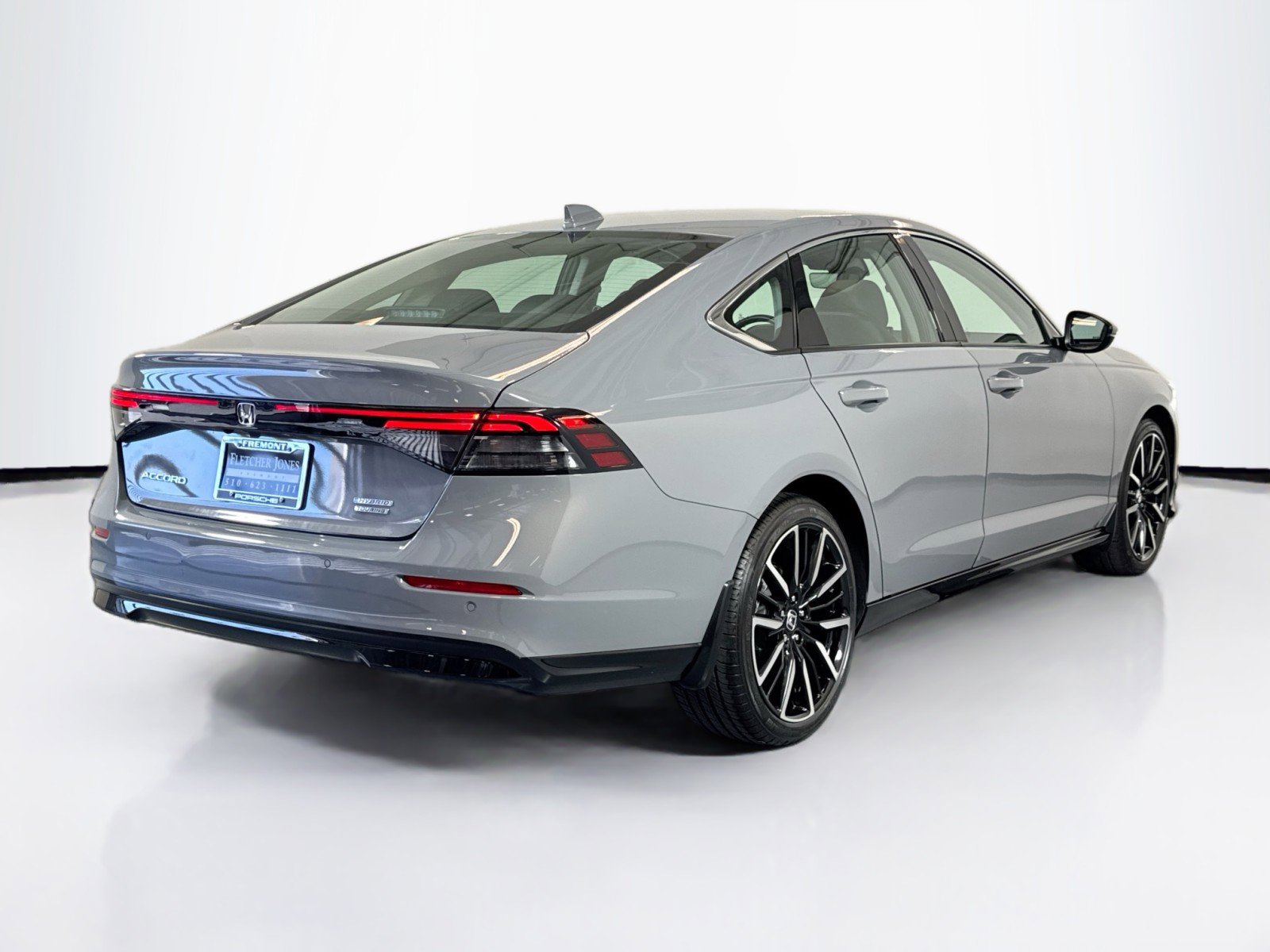 Used 2024 Honda Accord Touring image 9