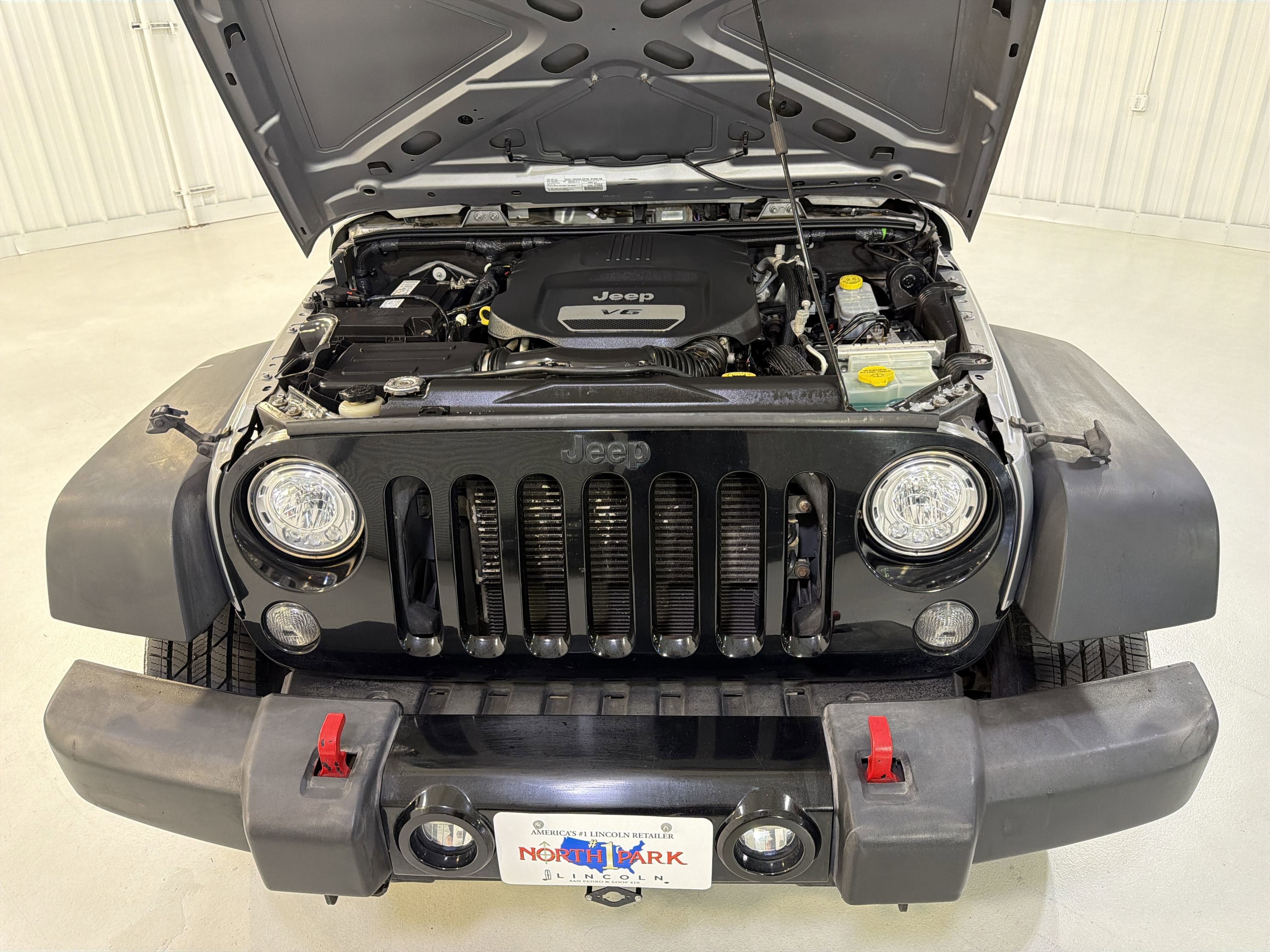 Used 2018 Jeep Wrangler Unlimited Sport AWD/4WD image 28