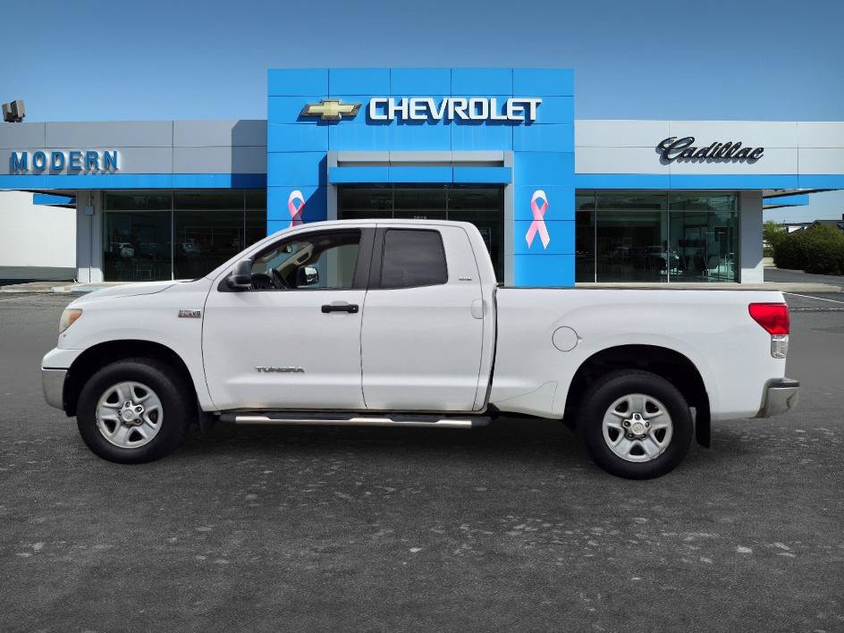 Used 2013 Toyota Tundra 4x4 Double Cab w/ SR5 Pkg image 2