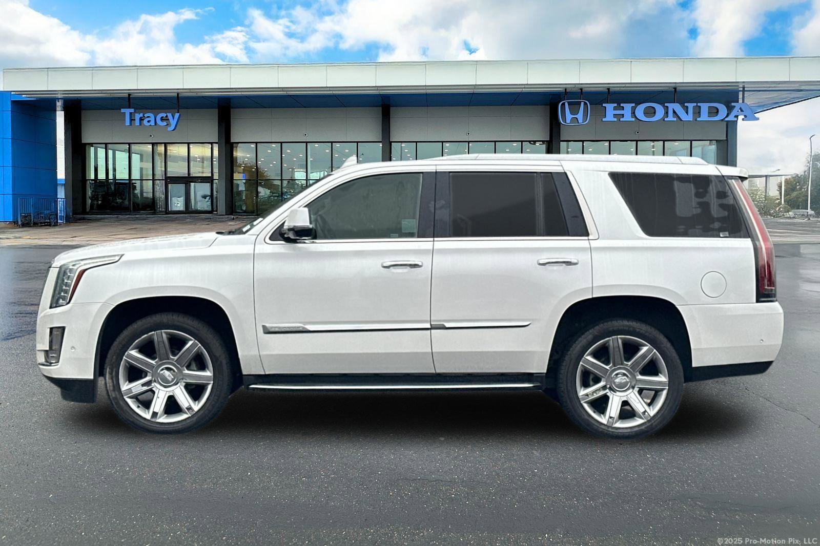 Used 2019 Cadillac Escalade Luxury image 11