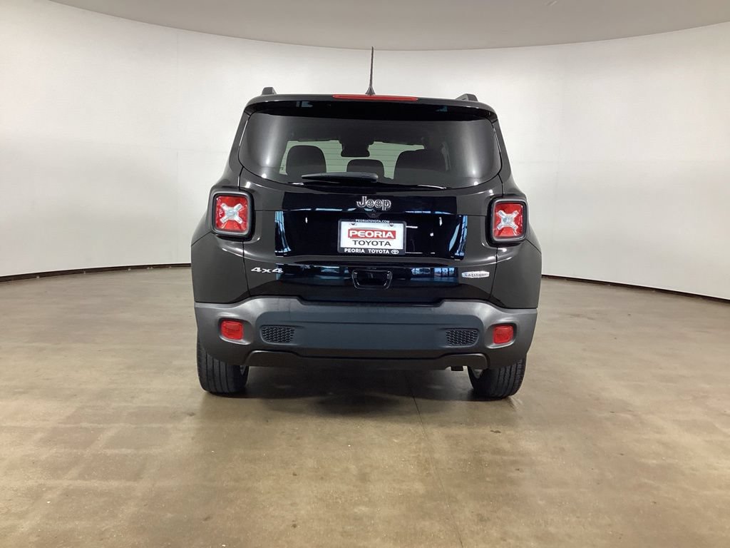 Used 2022 Jeep Renegade Latitude AWD/4WD image 8