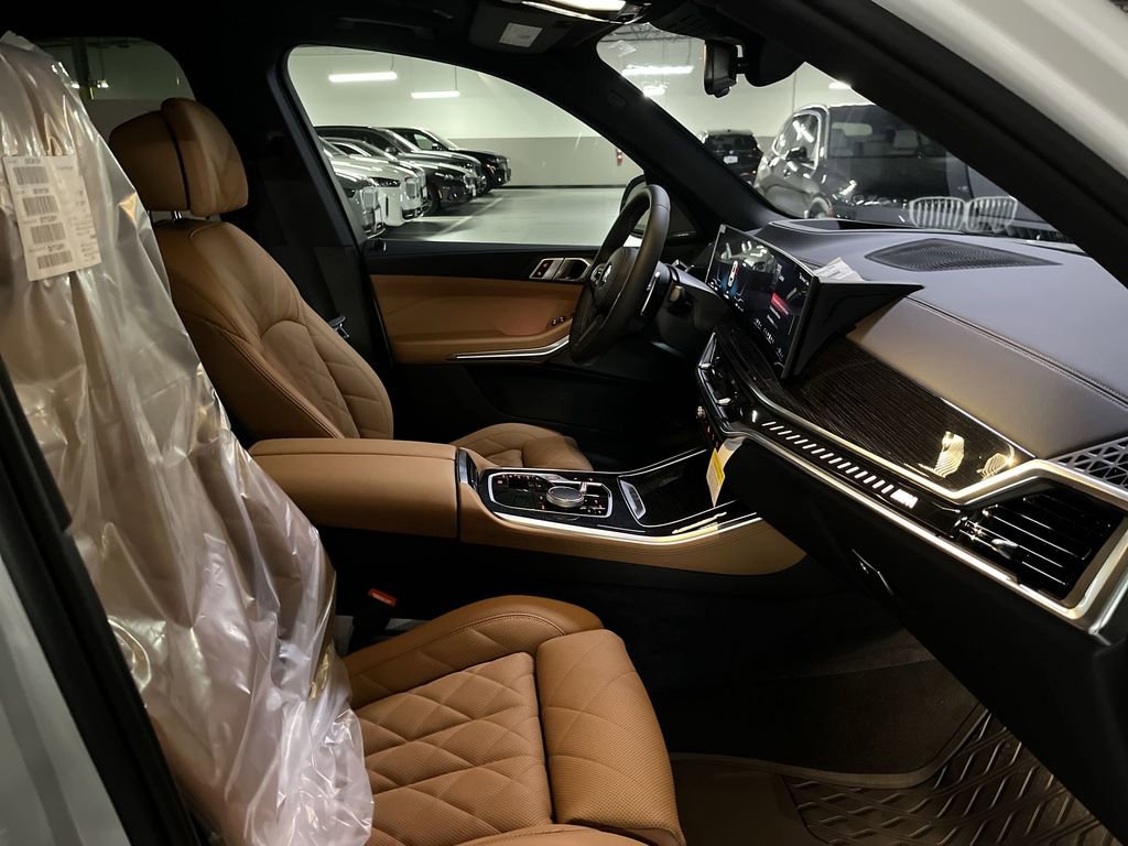 New 2026 BMW X5 M60i w/ Climate Comfort Package image 25