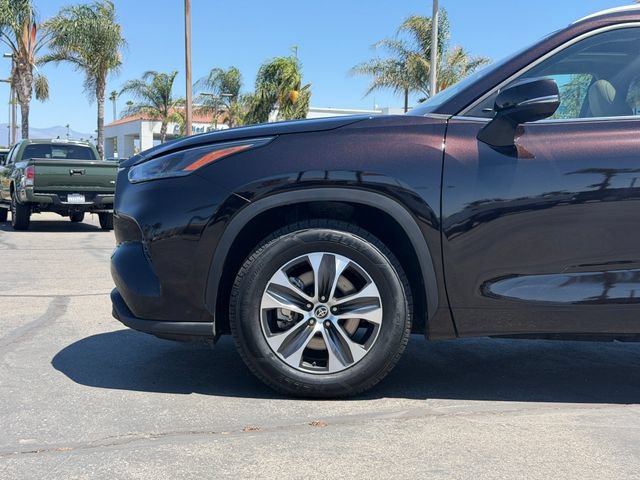 Used 2022 Toyota Highlander XLE FWD image 25